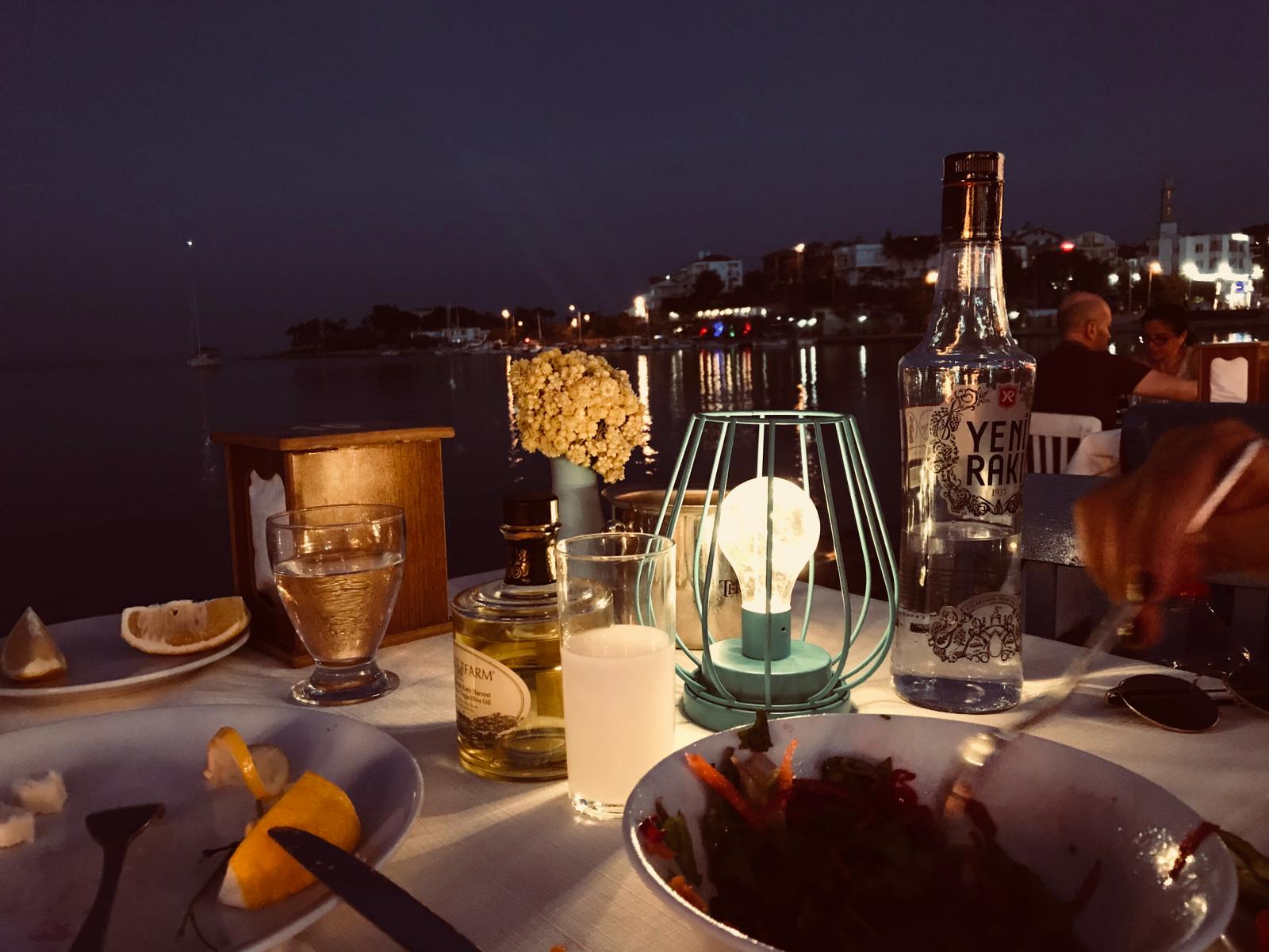 Ada Balik Datca - Romantik gece yemegi deniz kenarinda